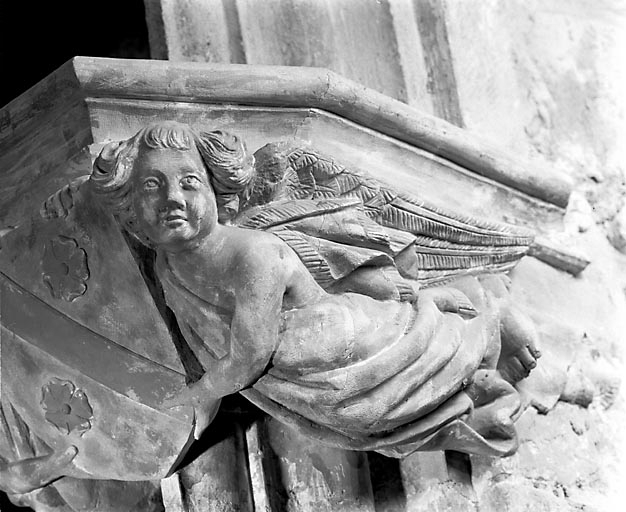 Console sud-est, détail de l'ange de droite. © Jérôme Mongreville / Région Bourgogne-Franche-Comté, Inventaire du patrimoine - 1990