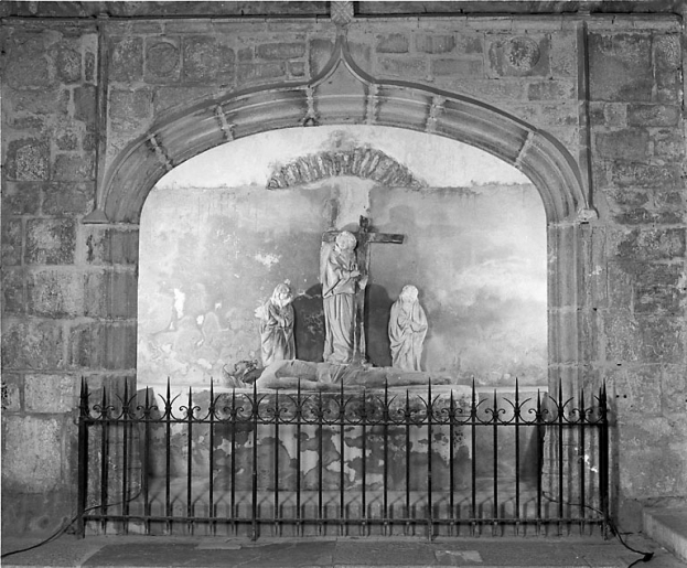 Groupe scultpé dans son enfeu. © Jérôme Mongreville / Région Bourgogne-Franche-Comté, Inventaire du patrimoine - 1990