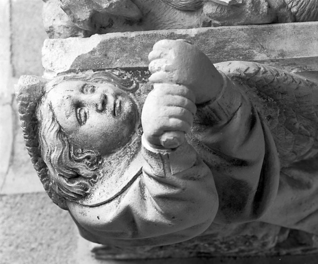 Détail : l'ange de face (vue horizontale). © Jérôme Mongreville / Région Bourgogne-Franche-Comté, Inventaire du patrimoine - 1990
