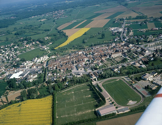 Vue aérienne. © Yves Sancey / Région Bourgogne-Franche-Comté, Inventaire du patrimoine - 1990