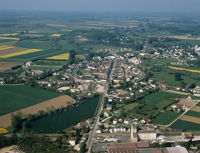 Vue aérienne. © Yves Sancey / Région Bourgogne-Franche-Comté, Inventaire du patrimoine - 1990