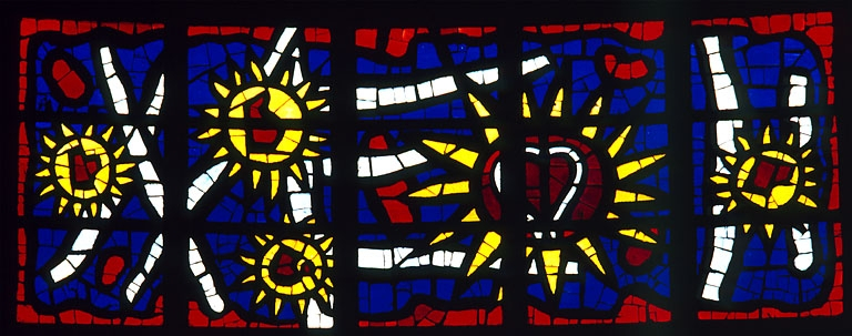 Baie n° 0 : les cinq plaies du Christ et le Sacré-Coeur. © Jérôme Mongreville / Région Bourgogne-Franche-Comté, Inventaire du patrimoine - 1991