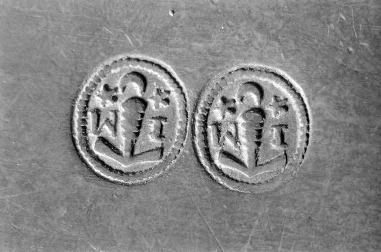 Boîte à osties protestante. Poinçons. © Jérôme Mongreville / Région Bourgogne-Franche-Comté, Inventaire du patrimoine - 1991