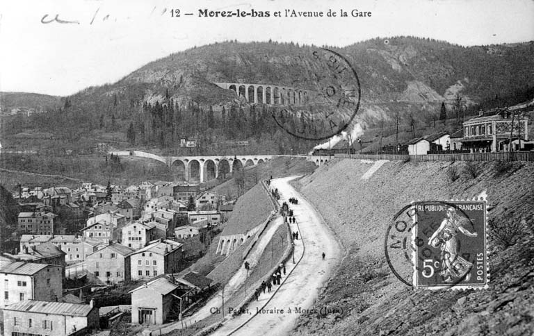Morez-le-Bas et l'Avenue de la Gare, entre 1910 et 1913. © Jérôme  Mongreville (reproduction) / Région Bourgogne-Franche-Comté, Inventaire du patrimoine - 1991 Morez-le-Bas et l'Avenue de la Gare, entre 1910 et 1913. © Jérôme  Mongreville (reproduction) / Région Bourgogne-Franche-Comté, Inventaire du patrimoine - 1991