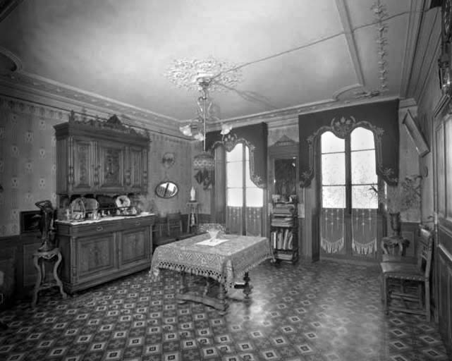 Salle de réception. © Yves Sancey / Région Bourgogne-Franche-Comté, Inventaire du patrimoine - 1991 Salle de réception. © Yves Sancey / Région Bourgogne-Franche-Comté, Inventaire du patrimoine - 1991