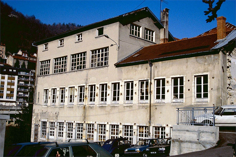 Bâtiment sud vu de trois quarts droite. © Laurent Poupard / Région Bourgogne-Franche-Comté, Inventaire du patrimoine - 1991