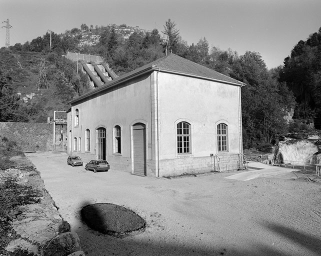 Centrale vue de trois quarts droite. © Jérôme Mongreville / Région Bourgogne-Franche-Comté, Inventaire du patrimoine - 1991