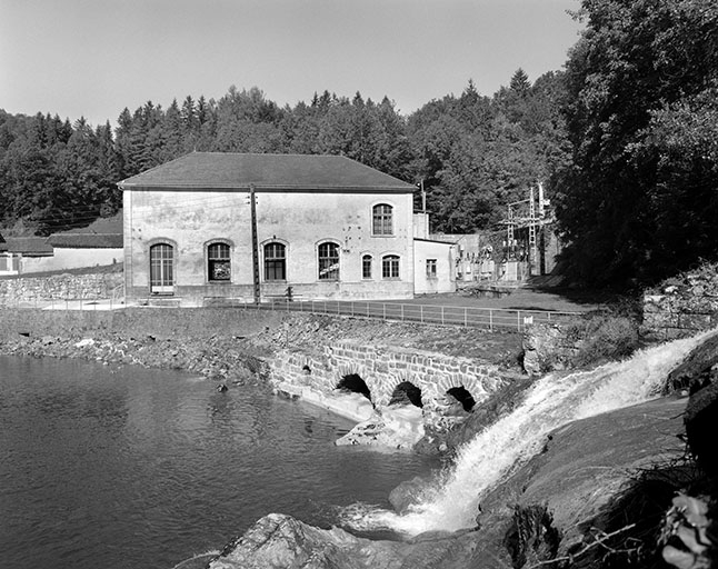 Façade postérieure de la centrale. © Jérôme Mongreville / Région Bourgogne-Franche-Comté, Inventaire du patrimoine - 1991