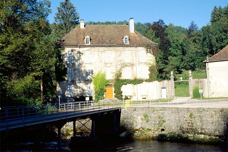 Façade antérieure du logement patronal. © Jérôme Mongreville / Région Bourgogne-Franche-Comté, Inventaire du patrimoine - 1991