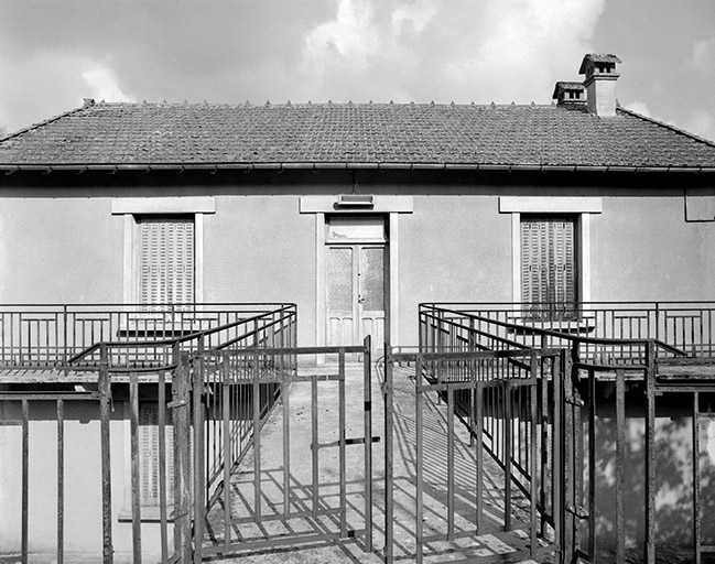 Façade antérieure du logement d'ouvriers. © Jérôme Mongreville / Région Bourgogne-Franche-Comté, Inventaire du patrimoine - 1991