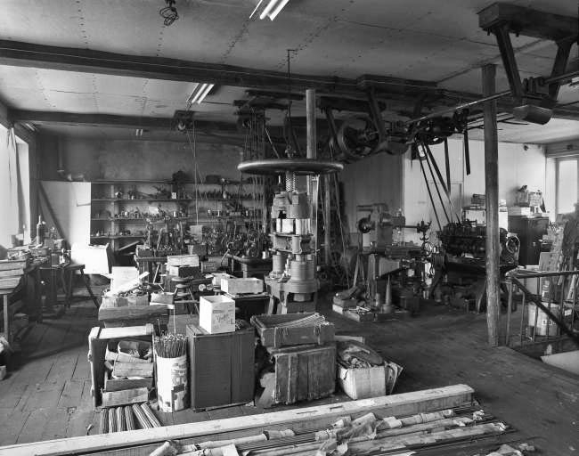 Intérieur de l'atelier à l'étage et machines. © Jérôme Mongreville / Région Bourgogne-Franche-Comté, Inventaire du patrimoine - 1991