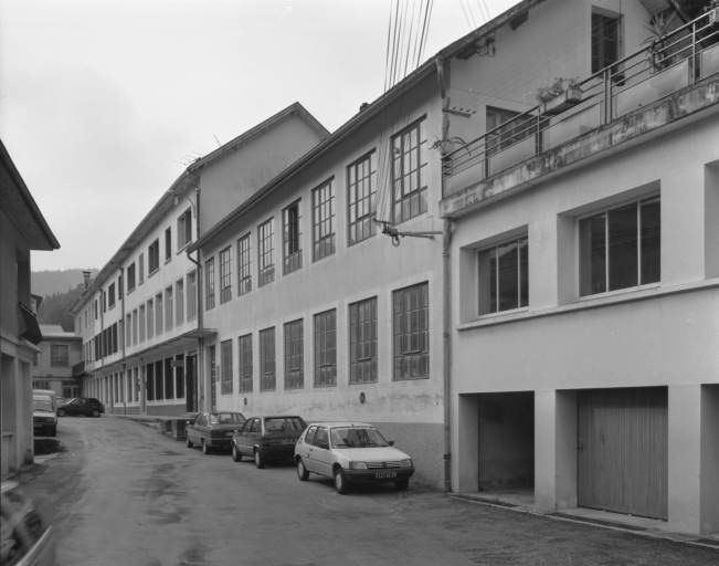 Façade antérieure de trois quarts droite. © Jérôme Mongreville / Région Bourgogne-Franche-Comté, Inventaire du patrimoine - 1991 Façade antérieure de trois quarts droite. © Jérôme Mongreville / Région Bourgogne-Franche-Comté, Inventaire du patrimoine - 1991