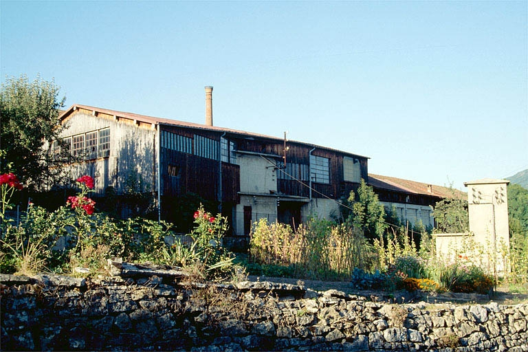 Vue d'ensemble depuis le sud-ouest. © Laurent Poupard / Région Bourgogne-Franche-Comté, Inventaire du patrimoine - 1991