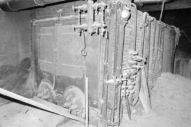 Chaudière de la machine à vapeur. © Laurent Poupard / Région Bourgogne-Franche-Comté, Inventaire du patrimoine - 1991