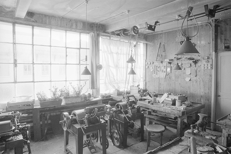 Intérieur de l'atelier de fabrication. © Laurent Poupard / Région Bourgogne-Franche-Comté, Inventaire du patrimoine - 1991