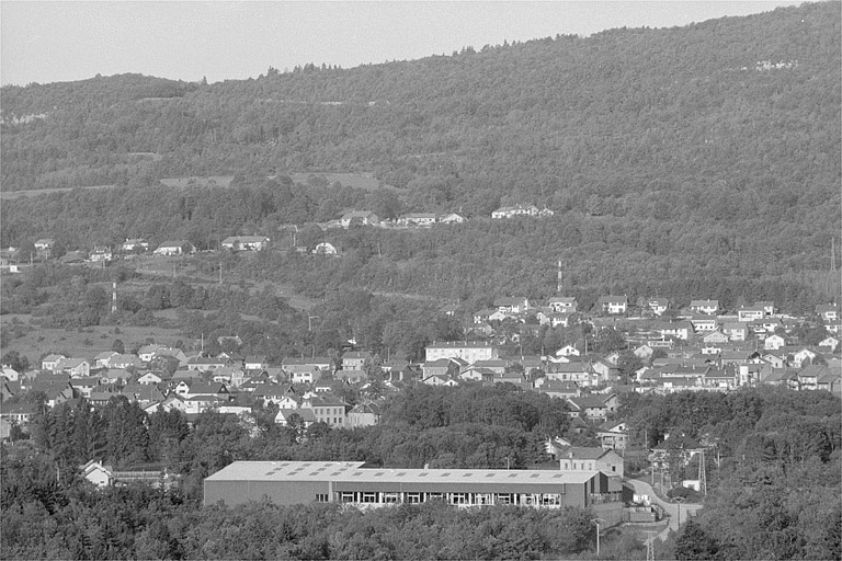 Vue d'ensemble de la nouvelle usine, depuis l'est. © Laurent Poupard / Région Bourgogne-Franche-Comté, Inventaire du patrimoine - 1991