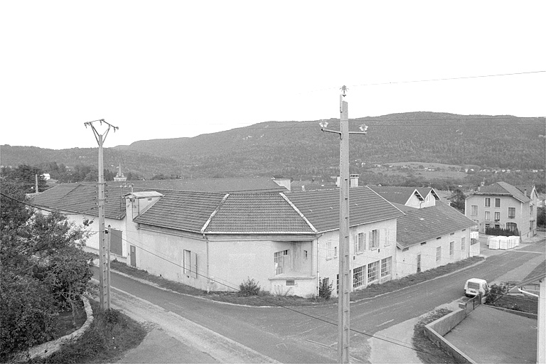 Vue d'ensemble depuis l'ouest. © Laurent Poupard / Région Bourgogne-Franche-Comté, Inventaire du patrimoine - 1991