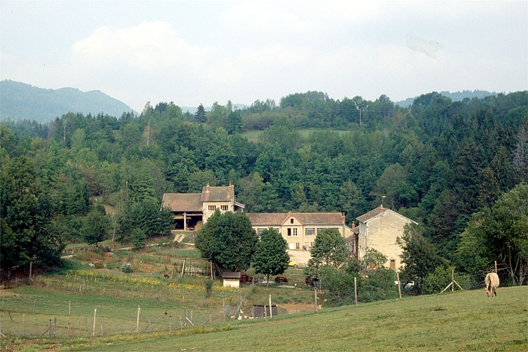 Vue d'ensemble depuis le sud. © Laurent Poupard / Région Bourgogne-Franche-Comté, Inventaire du patrimoine - 1991