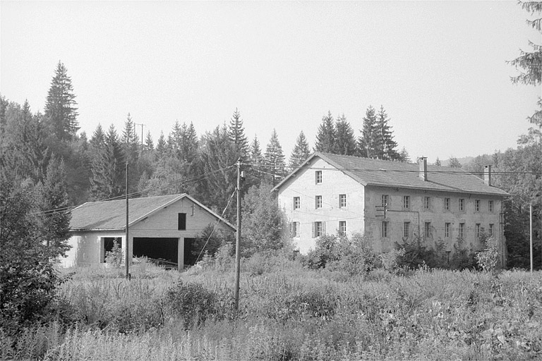 Scierie, logement et atelier de fabrication (E). © Laurent Poupard / Région Bourgogne-Franche-Comté, Inventaire du patrimoine - 1991