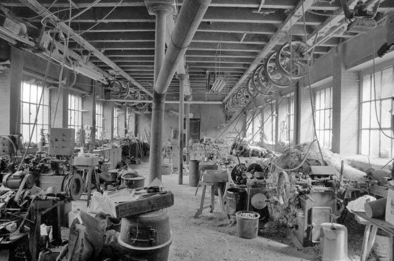 Intérieur de l'atelier de fabrication. © Laurent Poupard / Région Bourgogne-Franche-Comté, Inventaire du patrimoine - 1991