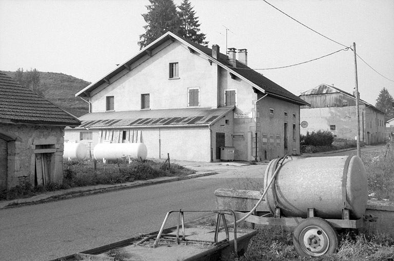 Fromagerie vue de trois quarts gauche. © Laurent Poupard / Région Bourgogne-Franche-Comté, Inventaire du patrimoine - 1991