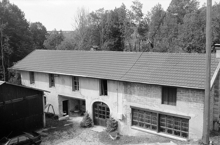 Façade antérieure des ateliers de fabrication. © Laurent Poupard / Région Bourgogne-Franche-Comté, Inventaire du patrimoine - 1991