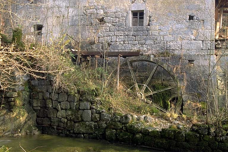 Roue hydraulique verticale aval. © Laurent Poupard / Région Bourgogne-Franche-Comté, Inventaire du patrimoine - 1991