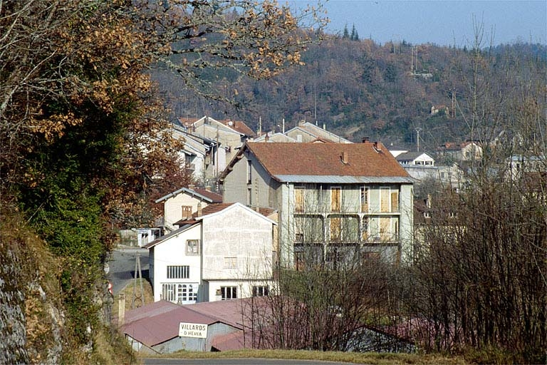 Usines et logement depuis le sud. © Laurent Poupard / Région Bourgogne-Franche-Comté, Inventaire du patrimoine - 1991