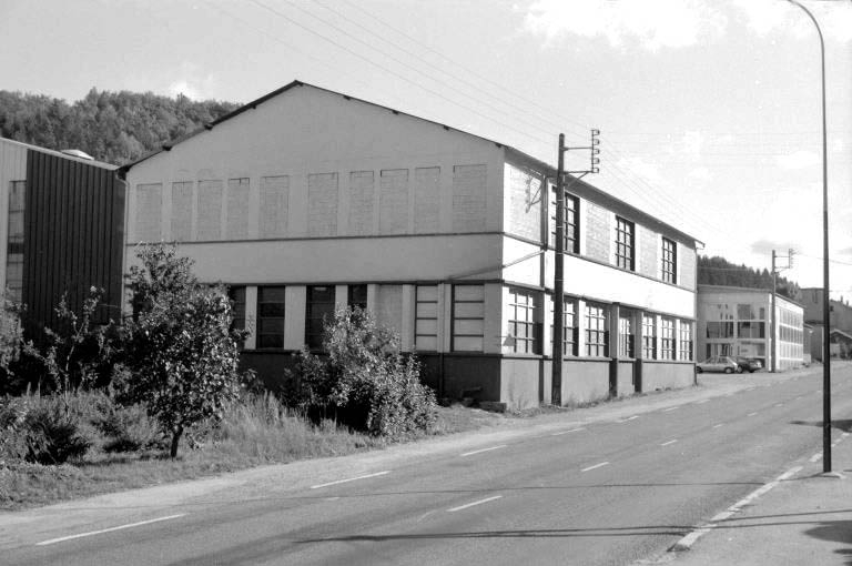 Magasin industriel (ancien atelier de fabrication). © Laurent Poupard / Région Bourgogne-Franche-Comté, Inventaire du patrimoine - 1991