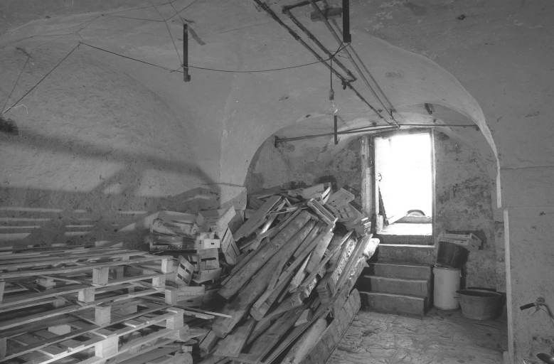 Pièce voûtée, en sous-sol. © Laurent Poupard / Région Bourgogne-Franche-Comté, Inventaire du patrimoine - 1991