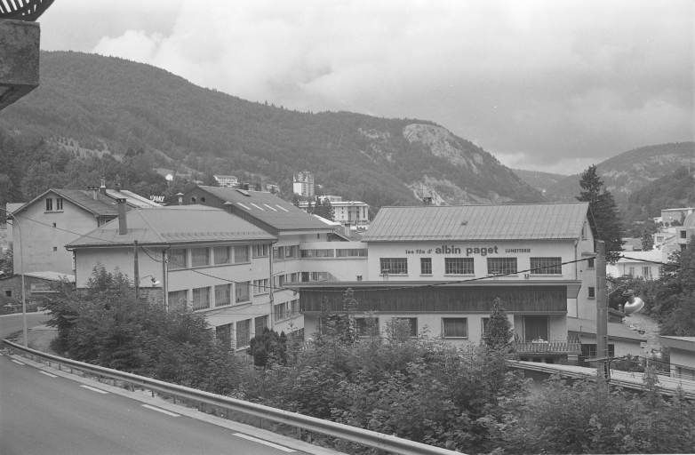 Bâtiments vus du sud. © Laurent Poupard / Région Bourgogne-Franche-Comté, Inventaire du patrimoine - 1991 Bâtiments vus du sud. © Laurent Poupard / Région Bourgogne-Franche-Comté, Inventaire du patrimoine - 1991