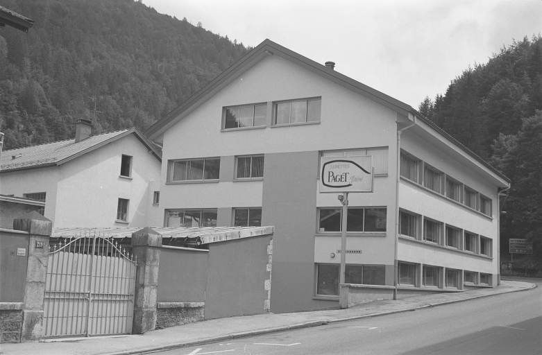 Façades postérieure et latérale droite des bureaux. © Laurent Poupard / Région Bourgogne-Franche-Comté, Inventaire du patrimoine - 1991 Façades postérieure et latérale droite des bureaux. © Laurent Poupard / Région Bourgogne-Franche-Comté, Inventaire du patrimoine - 1991