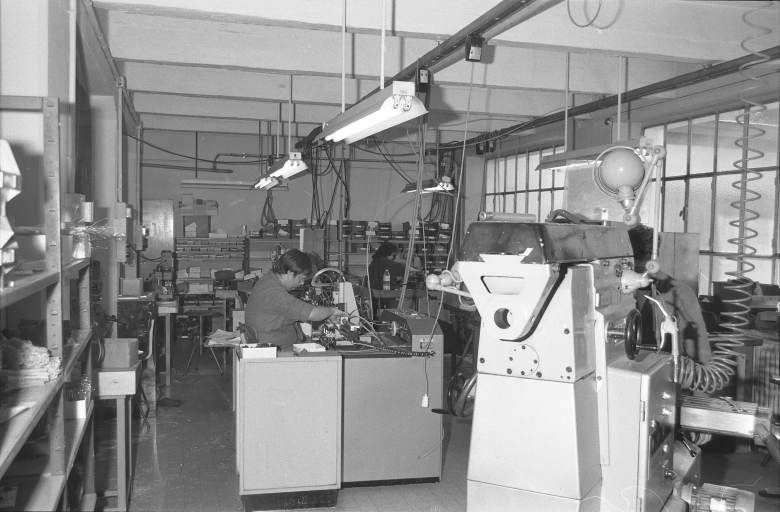 Intérieur d'un atelier dans le bâtiment d'origine. © Laurent Poupard / Région Bourgogne-Franche-Comté, Inventaire du patrimoine - 1991 Intérieur d'un atelier dans le bâtiment d'origine. © Laurent Poupard / Région Bourgogne-Franche-Comté, Inventaire du patrimoine - 1991