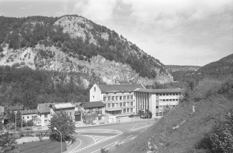 Vue d'ensemble de la façade antérieure. © Laurent Poupard / Région Bourgogne-Franche-Comté, Inventaire du patrimoine - 1991 Vue d'ensemble de la façade antérieure. © Laurent Poupard / Région Bourgogne-Franche-Comté, Inventaire du patrimoine - 1991