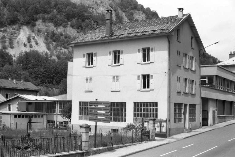 Avenue Charles de Gaulle : atelier Lamy Lunetterie. © Laurent Poupard / Région Bourgogne-Franche-Comté, Inventaire du patrimoine - 1991