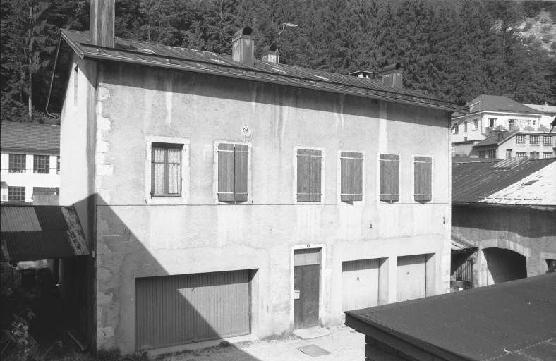 Façade de l'ancienne fonderie, sur la 2e cour. © Laurent Poupard / Région Bourgogne-Franche-Comté, Inventaire du patrimoine - 1991