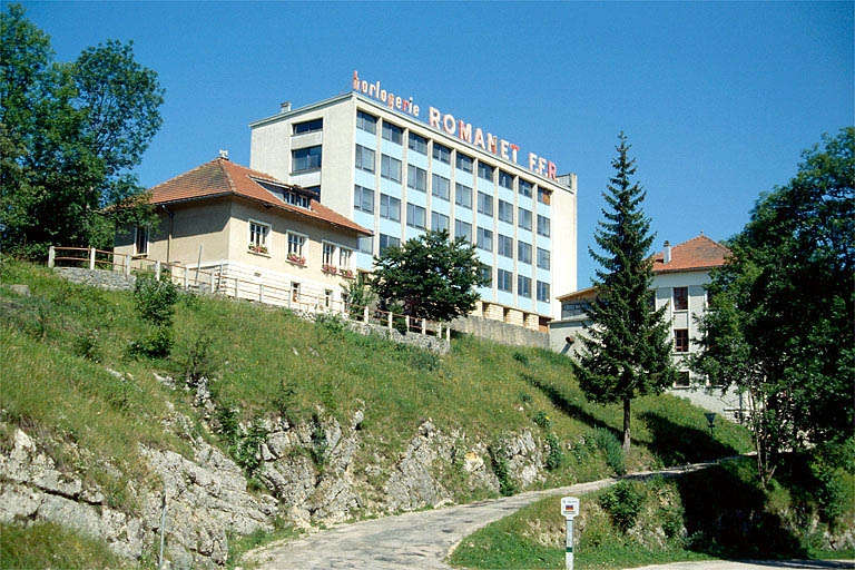 Vue d'ensemble depuis l'ouest. © Laurent Poupard / Région Bourgogne-Franche-Comté, Inventaire du patrimoine - 1991 Vue d'ensemble depuis l'ouest. © Laurent Poupard / Région Bourgogne-Franche-Comté, Inventaire du patrimoine - 1991