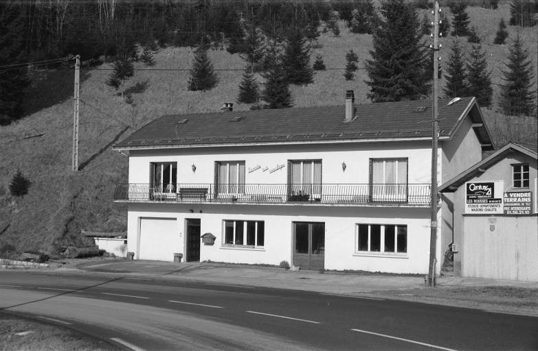 Logement patronal. © Laurent Poupard / Région Bourgogne-Franche-Comté, Inventaire du patrimoine - 1991