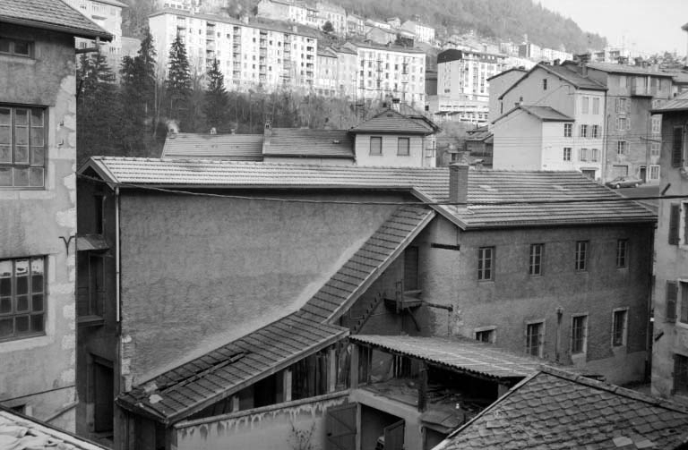 Séchoir à ébauchons : façade latérale droite. © Laurent Poupard / Région Bourgogne-Franche-Comté, Inventaire du patrimoine - 1991