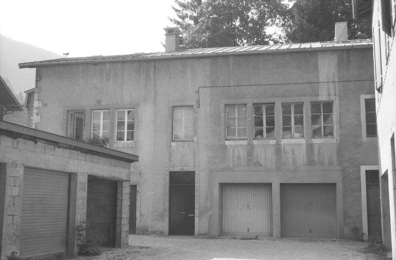 Autre bâtiment de l'ancienne fonderie, dans la 2e cour. © Laurent Poupard / Région Bourgogne-Franche-Comté, Inventaire du patrimoine - 1991