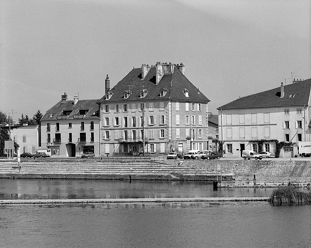 Vue d'ensemble depuis le pont. © Yves Sancey / Région Bourgogne-Franche-Comté, Inventaire du patrimoine - 1991