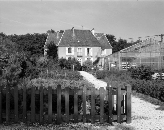 Vue d'ensemble de face depuis la rue. © Yves Sancey / Région Bourgogne-Franche-Comté, Inventaire du patrimoine - 1991