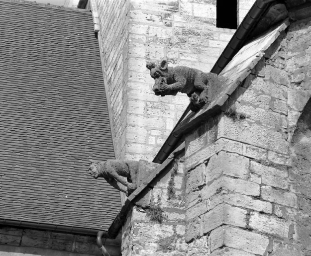 Chevet : détail de deux gargouilles. © Yves Sancey / Région Bourgogne-Franche-Comté, Inventaire du patrimoine - 1991