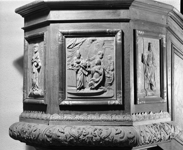 Détail d'un panneau de la cuve : la circoncision. © Yves Sancey / Région Bourgogne-Franche-Comté, Inventaire du patrimoine - 1991