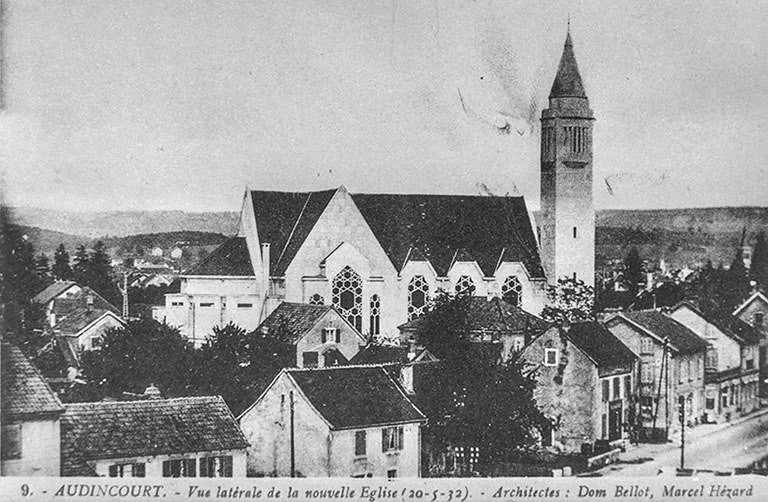9. - AUDINCOURT. -Vue latérale de la nouvelle Eglise (20-5-32). Architectes : Dom Bellot, Marcel Hezard. Carte postale. © Jérôme Mongreville / Région Bourgogne-Franche-Comté, Inventaire du patrimoine - 1992