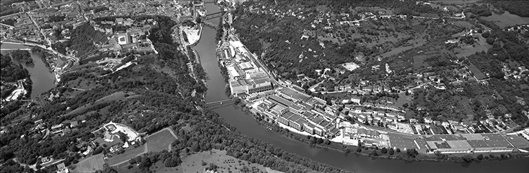 Vue aérienne panoramique depuis le sud. © Jean-Pierre Bévalot / Région Bourgogne-Franche-Comté, Inventaire du patrimoine - 1992