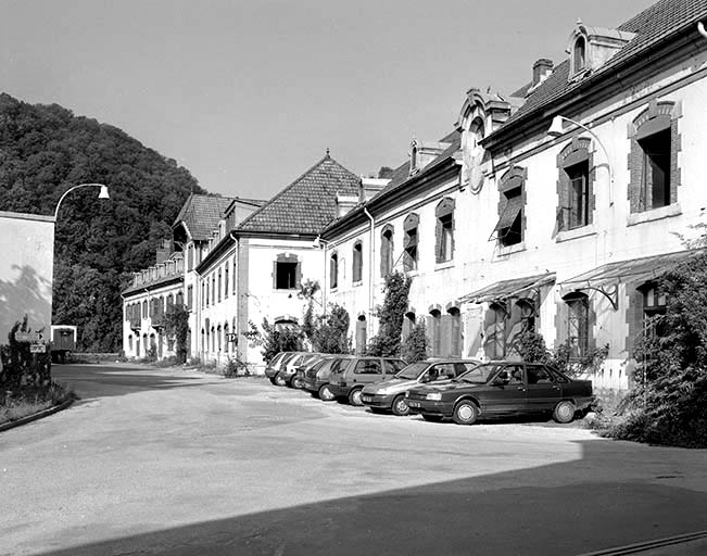 Façade des bureaux sur la cour. © Yves Sancey / Région Bourgogne-Franche-Comté, Inventaire du patrimoine - 1992