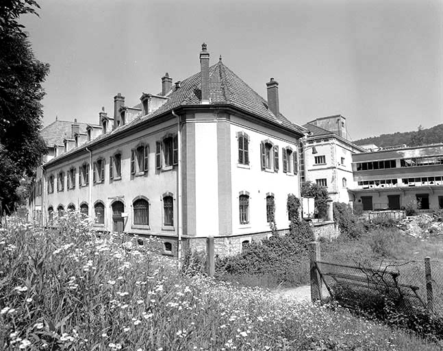Extrémité occidentale des bureaux, de trois quarts. © Yves Sancey / Région Bourgogne-Franche-Comté, Inventaire du patrimoine - 1992