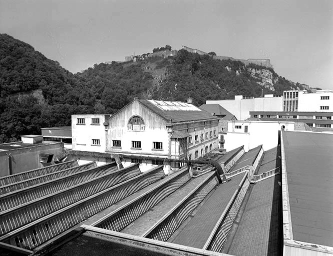 Sheds de l'atelier (S) et cantine (T). © Yves Sancey / Région Bourgogne-Franche-Comté, Inventaire du patrimoine - 1992