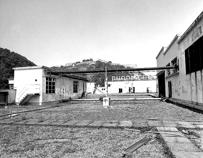 Terrasse des ateliers d'étirage tergal et nylon [TE4, NE1 et 2]. © Yves Sancey / Région Bourgogne-Franche-Comté, Inventaire du patrimoine - 1992